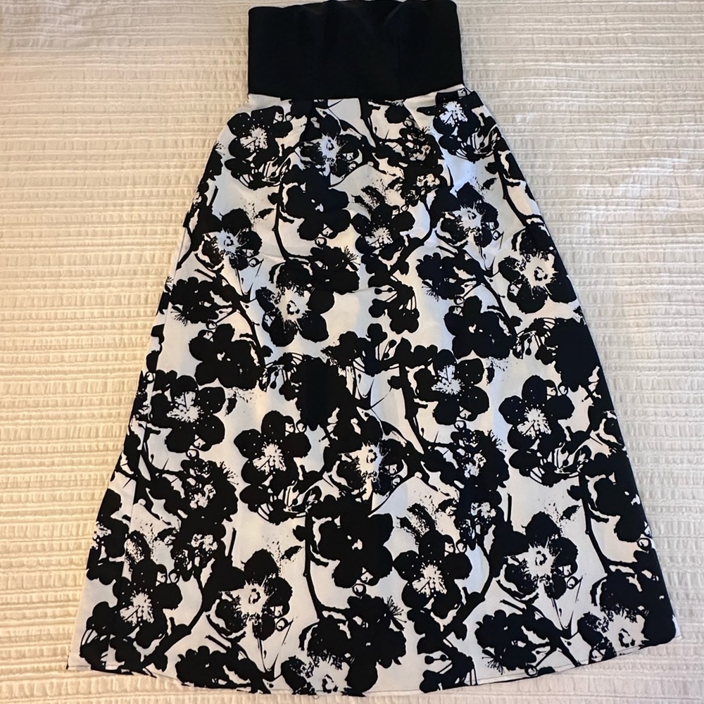 City Chic brand plus size, strapless party gown. Like new, size 14-16.